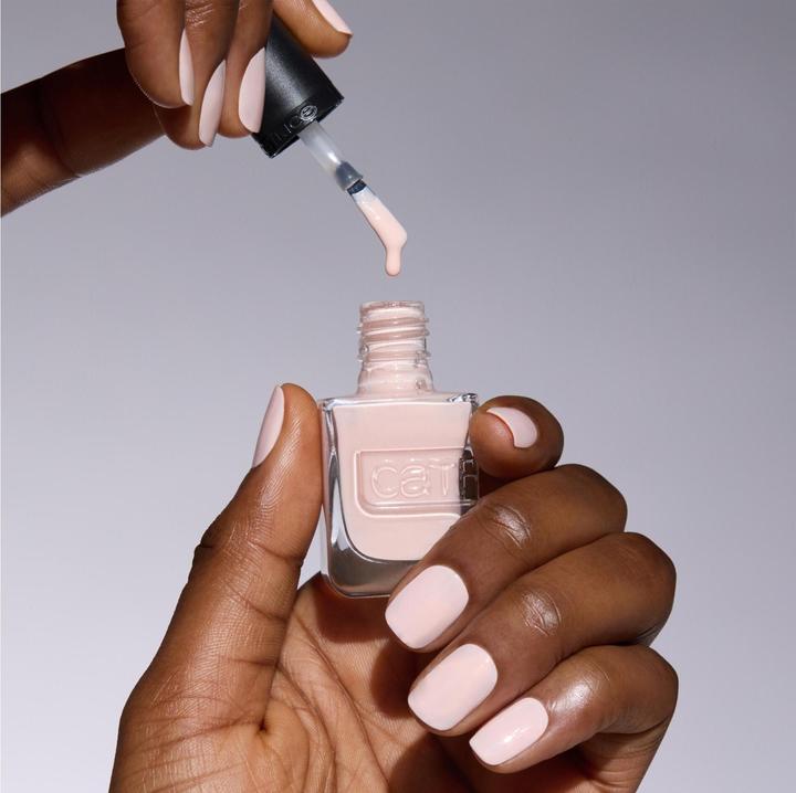 Actual product image Catrice Gel Affair Nail Lacquer No. 004 Pink Long-Lasting (004 Rosy Bowtastic, Gel-Effect Nail Polish)