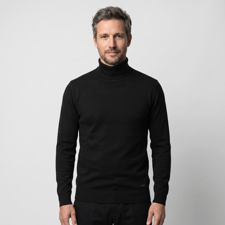 Black (999)