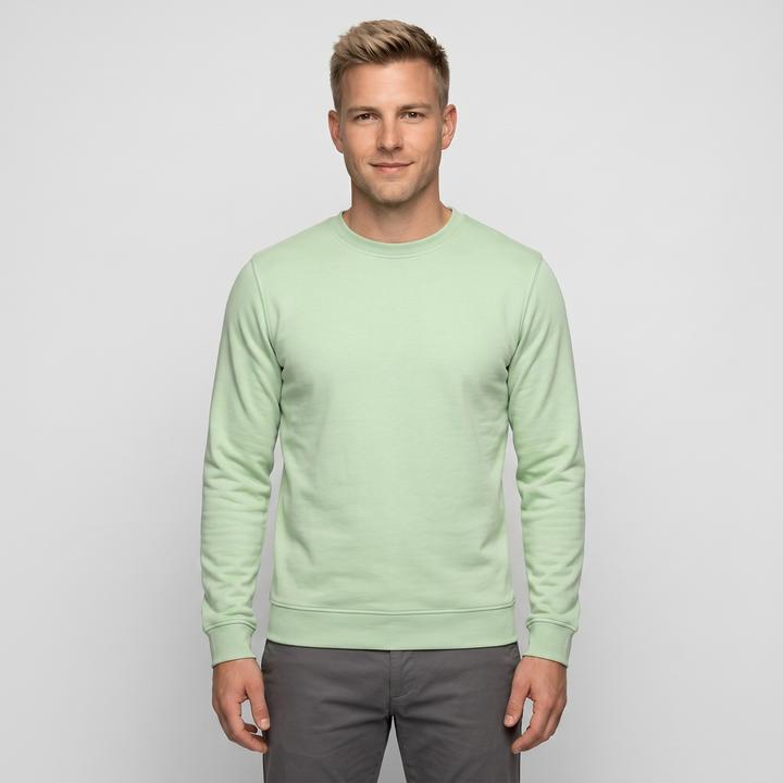 Light jade green